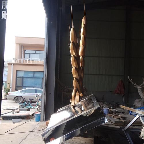 麦浪·守望——大型景观小麦雕塑工程制作与农作物收割服务